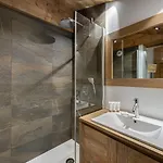 Daire Skis Aux Pieds A Avec Parking Et Wifi - Fr-1-563-41 Courchevel