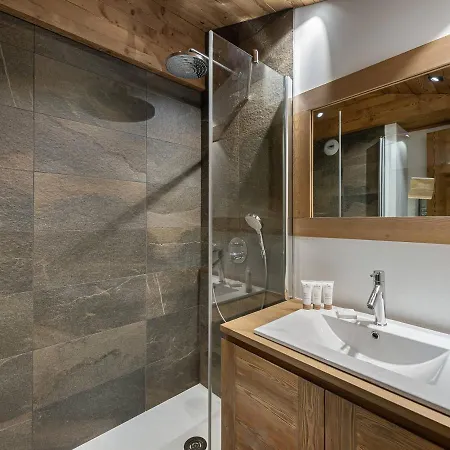 Apartamento Skis Aux Pieds A Avec Parking Et Wifi - Fr-1-563-41 Courchevel