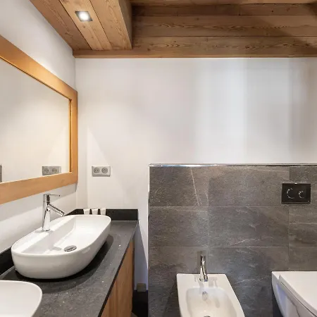 Skis Aux Pieds A Avec Parking Et Wifi - Fr-1-563-41